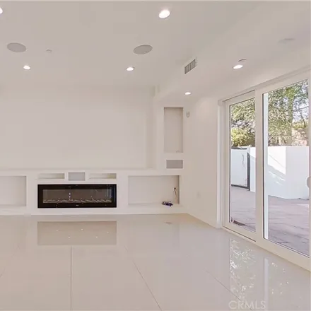 Image 6 - 23035 Strathern Street, Los Angeles, CA 91304, USA - House for sale