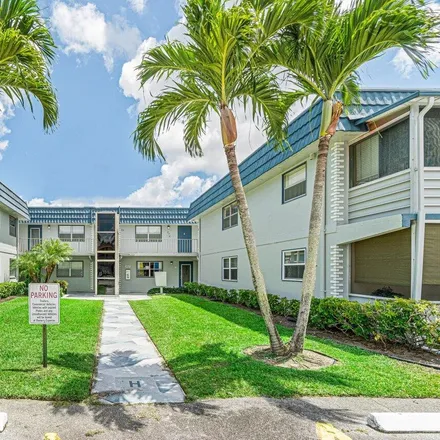 Buy this 2 bed condo on 340 Brittany Avenue in Palm Beach County, FL 33446