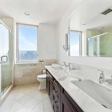 Image 7 - Bridge Tower Place, East 60th Street, New York, NY 10022, USA - Condo for sale