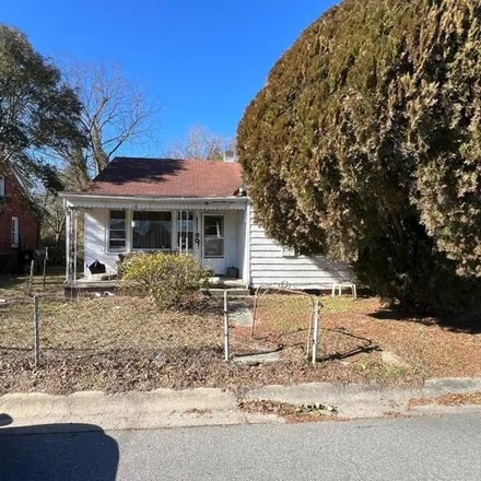 Buy this 2 bed house on 212 West Fussell Street in Goldsboro, NC 27530
