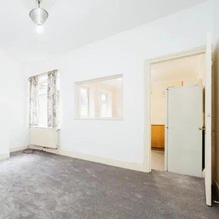 Image 6 - 29 Chargeable Street, London, E16 4JZ, United Kingdom - Townhouse for sale