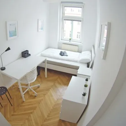 Rent this 1 bed room on Laxenburger Straße 26 in 1100 Vienna, Austria