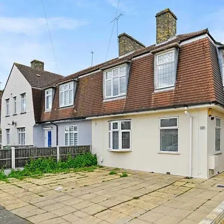 Rent this 4 bed house on Gainsborough Road in London, RM8 2DS