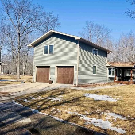 Image 3 - 2815 4th Avenue West, Gladstone, MI 49837, USA - House for sale