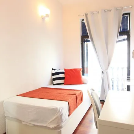 Rent this 12 bed room on Madrid in Avenida Felipe II, 6