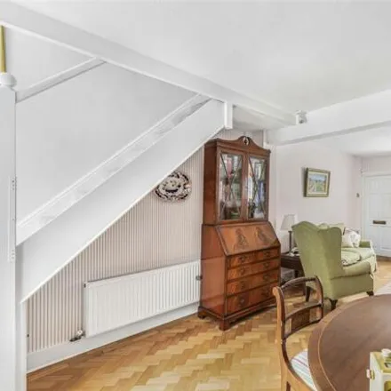 Image 4 - 53 Queens Road, London, SW14 8PH, United Kingdom - Townhouse for sale