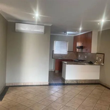 Image 3 - Kareeberg Ward 3, Kareeberg Local Municipality, Pixley ka Seme District Municipality, South Africa - Apartment for rent