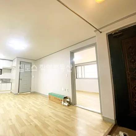Rent this 3 bed apartment on 서울특별시 강남구 대치동 909-13