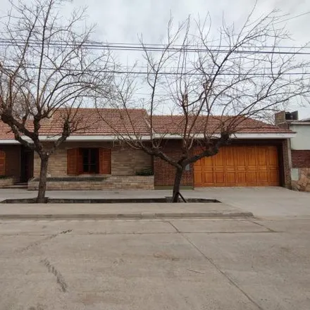 Image 2 - Pascual Toso 706, Distrito San José, M5500 CJI Mendoza, Argentina - House for sale