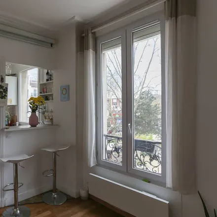 Image 8 - Montreuil, Seine-Saint-Denis, France - Apartment for rent