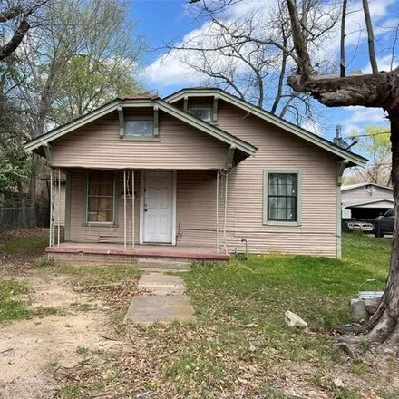 Buy this 2 bed house on 454 West Patten Street in Mineola, TX 75773