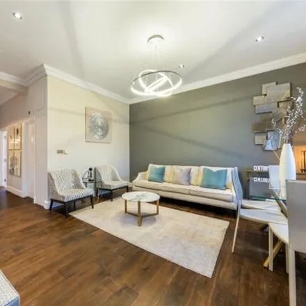 Image 3 - 185 Sutherland Avenue, London, W9 1ET, United Kingdom - Apartment for sale