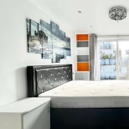 Rent this 1 bed apartment on Bikehangar 618 in Merrow Street, London