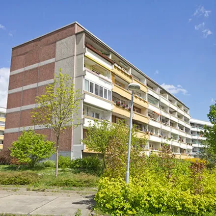 Rent this 2 bed apartment on Eichelweg 1 in 06120 Halle (Saale), Germany