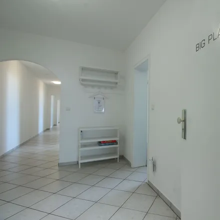 Rent this 6 bed apartment on Niedenstraße 111 in 40721 Hilden, Germany