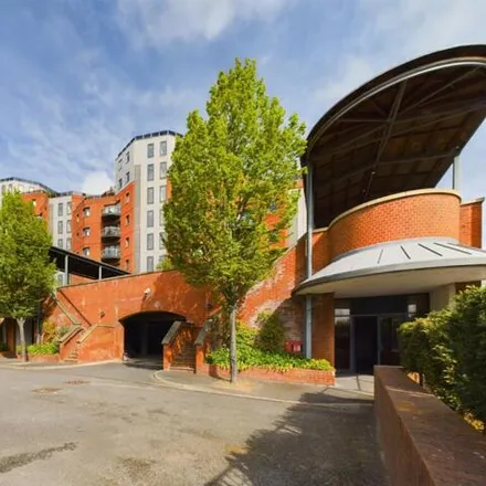 Image 1 - Arnhem Wharf Primary School, 1 Arnhem Place, Millwall, London, E14 3RP, United Kingdom - Apartment for sale