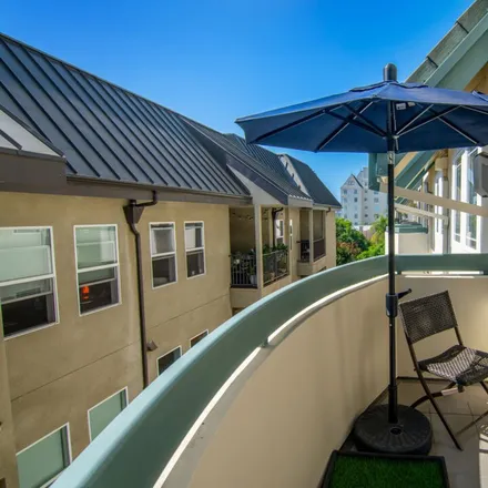 Image 7 - 1426 North Laurel Avenue, West Hollywood, CA 90046, USA - Townhouse for sale