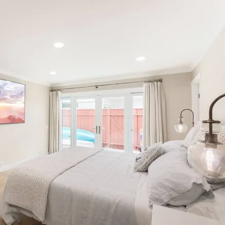 Rent this 3 bed condo on Coronado