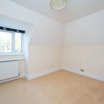 Image 6 - B2112, Haywards Heath, RH16 1QL, United Kingdom - Apartment for rent