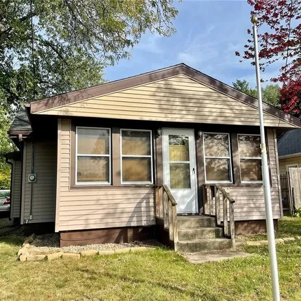 Buy this 1 bed house on 3907 Columbia Street in Des Moines, IA 50313