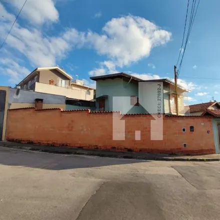Buy this 3 bed house on Rua Vitória in Agapeama, Jundiaí - SP