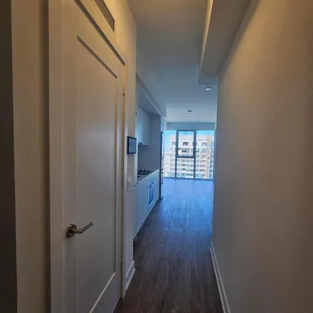 Image 6 - 1100 Eglinton Avenue East, Toronto, ON M4G 0B7, Canada - Apartment for rent