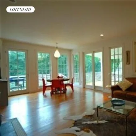 Image 9 - 15 Stearns Point Road, Shelter Island Heights, Suffolk County, NY 11965, USA - House for rent