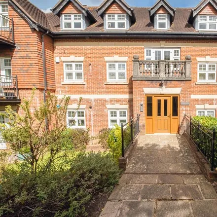 Rent this 2 bed apartment on Forest Road in Royal Tunbridge Wells, TN2 5HN