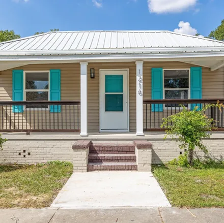 Buy this 4 bed house on 1216 South 9th Street in Lake Forest, Wilmington