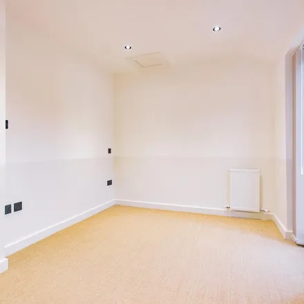 Rent this 2 bed apartment on Fonthill Mews in London, N4 3HS