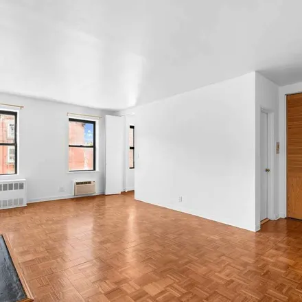 Image 4 - 87 Saint Marks Place, New York, NY 10009, USA - Apartment for rent