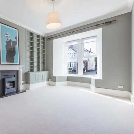 Rent this 4 bed duplex on Woodlands Road in London, TW7 6JY