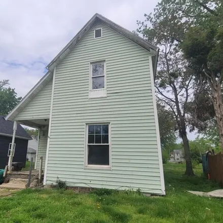 Buy this 3 bed house on 927 East 2nd Street in Lima, OH 45804