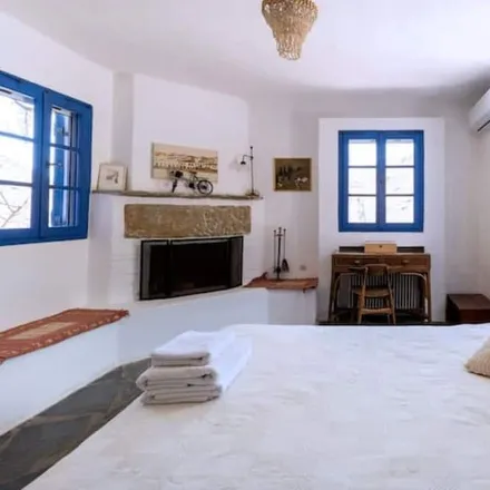 Rent this 3 bed house on Mylopotamos in Kea-Kythnos Regional Unit, Greece