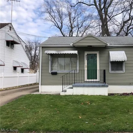 Buy this 1 bed house on 829 Iredell Street in Akron, OH 44310