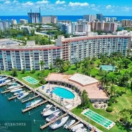 Rent this 2 bed condo on 2769 Northeast 14th Street Causeway in Country Club Isles, Pompano Beach