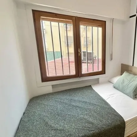 Rent this 6 bed room on Hospital Central de la Defensa Gómez Ulla. in Calle del Doctor Urquiola, 28047 Madrid
