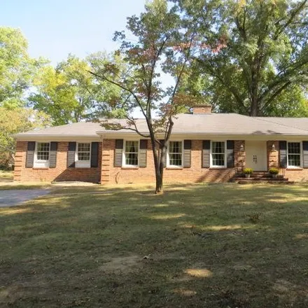 Buy this 4 bed house on 507 Deepwood Drive in Hopkinsville, KY 42240