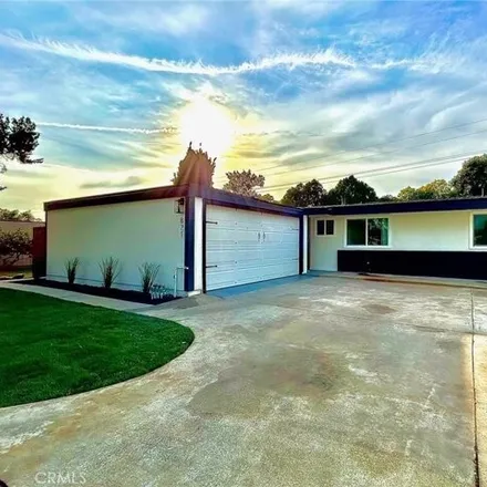 Rent this 4 bed house on 821 North Mountain View Place in Fullerton, CA 92831