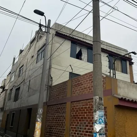 Buy this 5 bed house on Tiahuanaco in San Juan de Lurigancho, Lima Metropolitan Area 15427