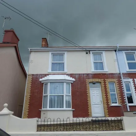Rent this 2 bed house on Prince's Avenue in Aberaeron, SA46 0JJ
