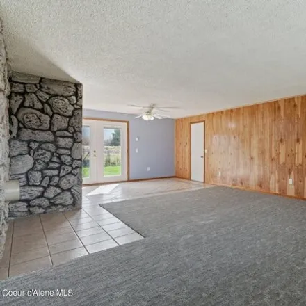 Image 5 - 3066 West Riverbend Avenue, Post Falls, ID 83854, USA - House for sale