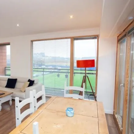 Rent this 3 bed apartment on 301-305 Glasgow Harbour Terraces in Thornwood, Glasgow