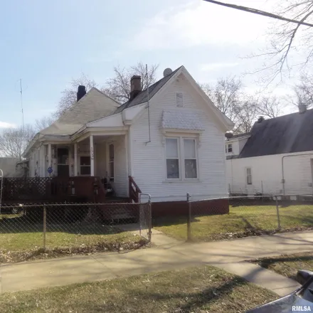 Buy this 3 bed house on 1726 Northeast Monroe Street in Peoria, IL 61603