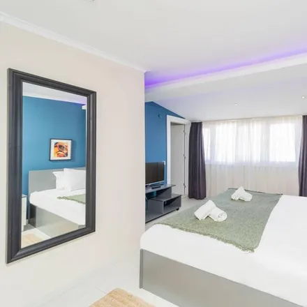 Rent this 1 bed apartment on 07100 Muratpaşa