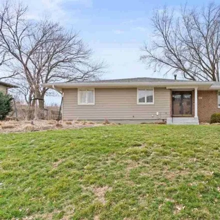 Buy this 3 bed house on 303 Westgate Street in Iowa City, IA 52246