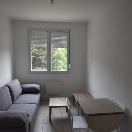 Rent this 2 bed apartment on 2 bis Boulevard Gambetta in 27000 Évreux, France