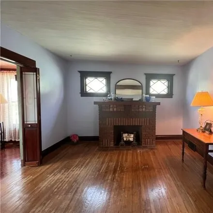 Image 3 - 15 Clinton Street, City of Tonawanda, NY 14150, USA - House for sale