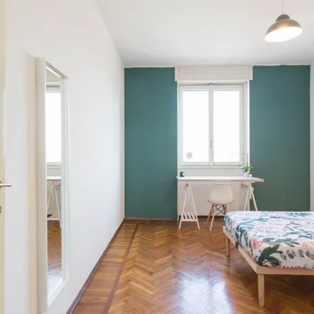 Rent this 3 bed room on Scuola dell'Infanzia Sanzio in Vicolo privato Marghera, 20145 Milan MI