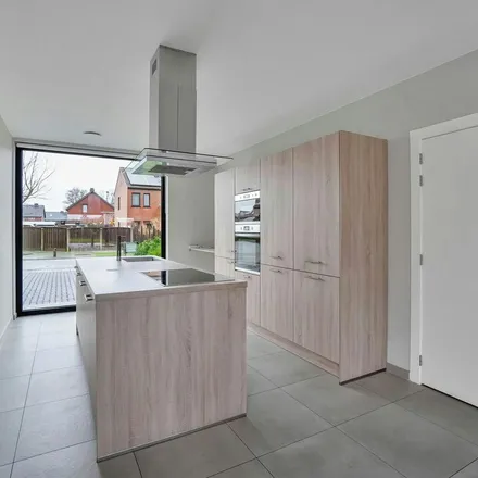 Rent this 3 bed apartment on Drie-Eikenstraat 5 in 3680 Maaseik, Belgium